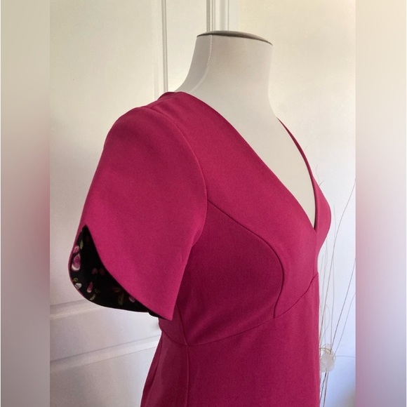 Betsey Johnson V-Neck Short Sleeve A-Line Zipper Back Scuba Crepe Dress - Picture 5 of 11